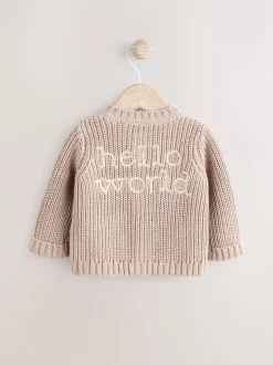 Truien En Breisels|Gebreide Kleding|Next - Grofgebreid babyvestje met borduursel Hello World Naturel