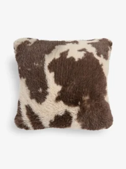 Kussentjes En Plaids|Kussentjes En Plaids|Next Imitatiebont kussentje met abstracte koeprint