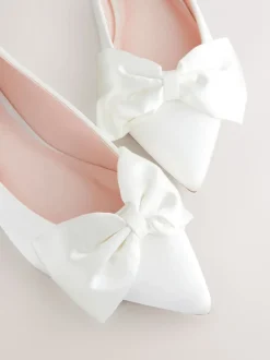Lage Schoenen|Next Ivoor - Forever Comfort® bruidsballerina's met strik en puntige neus