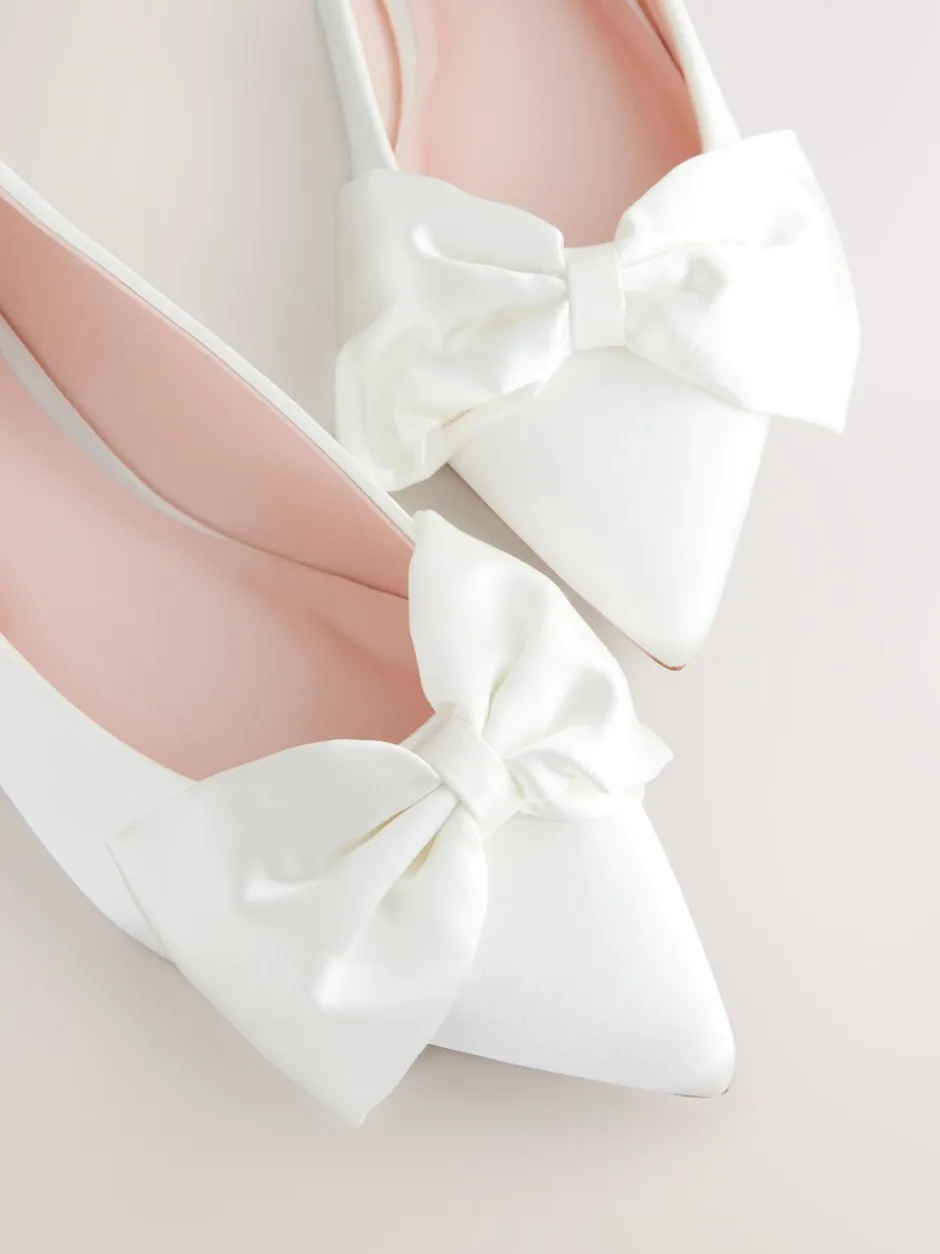 Lage Schoenen|Next Ivoor - Forever Comfort® bruidsballerina's met strik en puntige neus