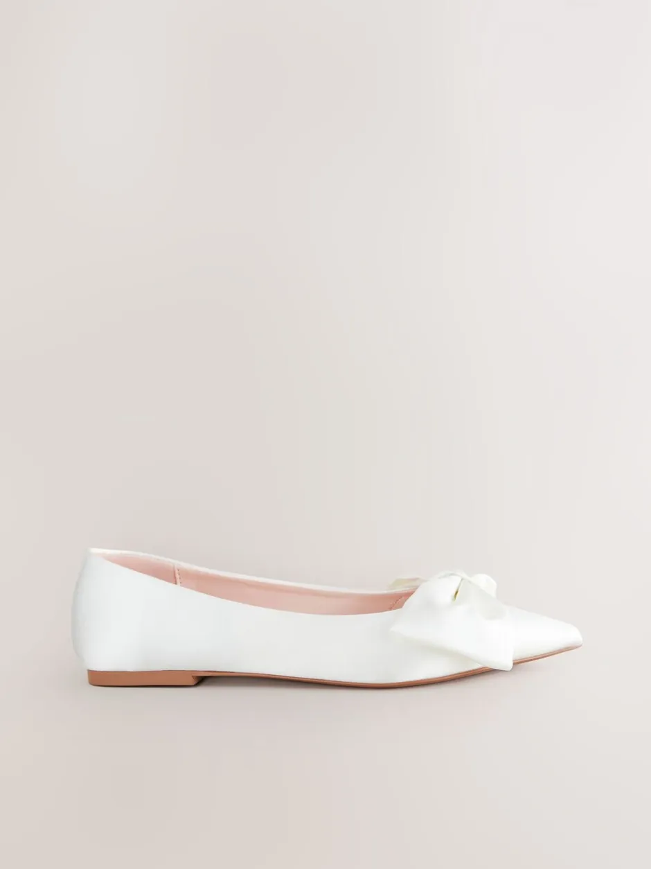 Lage Schoenen|Next Ivoor - Forever Comfort® bruidsballerina's met strik en puntige neus