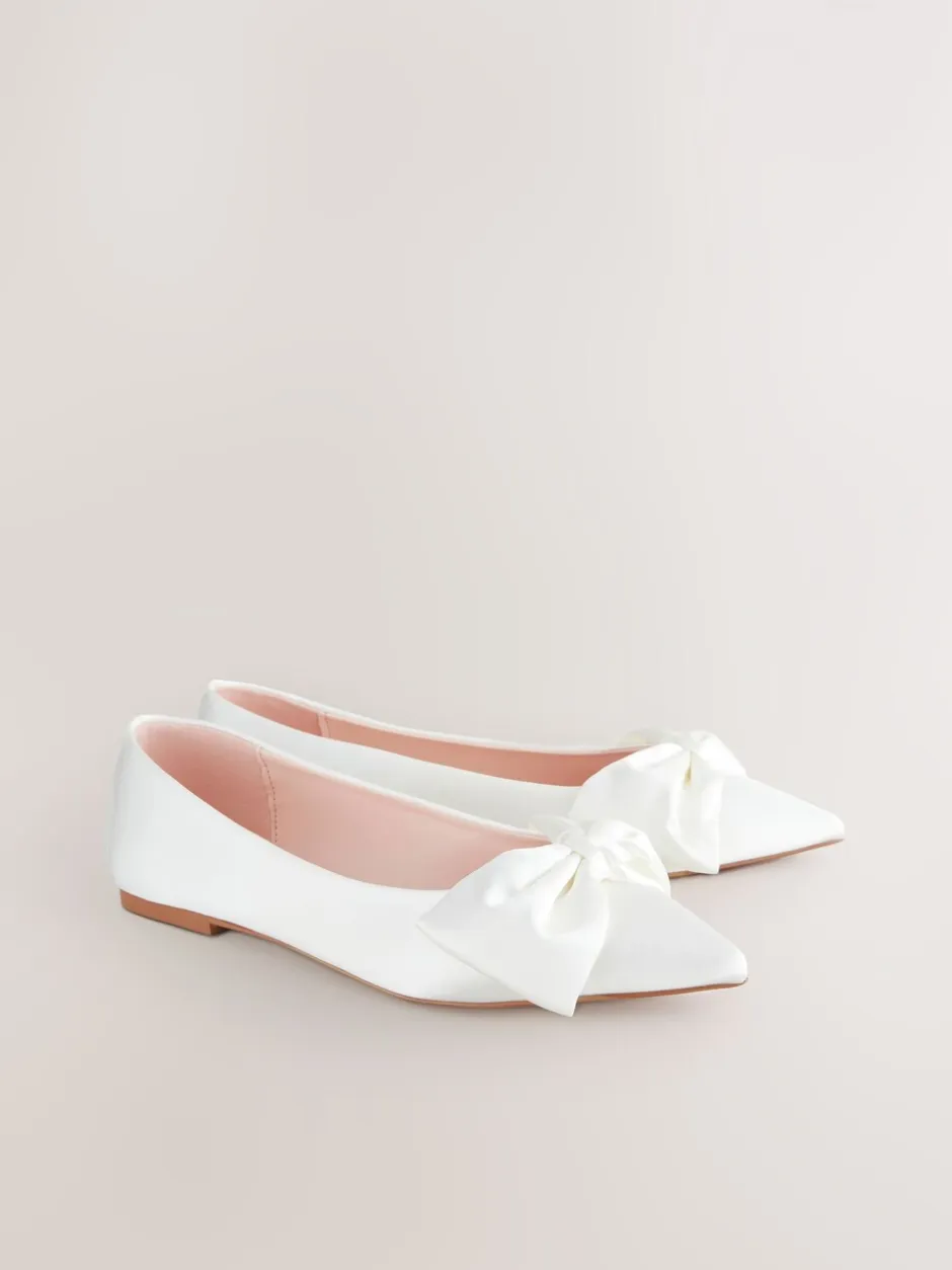 Lage Schoenen|Next Ivoor - Forever Comfort® bruidsballerina's met strik en puntige neus