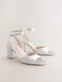 Schoenen Met Hakken|Next - Forever Comfort® bruidssandalen met ronde neus en blokhak Ivoor