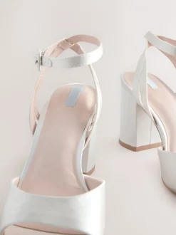 Schoenen Met Hakken|Next - Forever Comfort® bruidssandalen met ronde neus en blokhak Ivoor