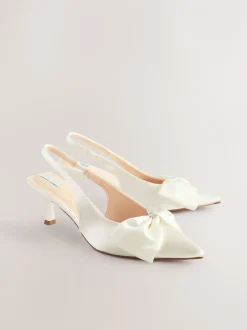 Schoenen Met Hakken|Gelegenheidskleding|Next - Forever Comfort® Bruiloft hakken met hielbandje van satijn, met strik en spitse neus Ivoor