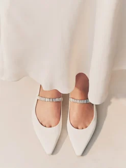 Lage Schoenen|Next Ivoor - Mary Jane bruidsschoenen met hielbandje en puntige neus voor bruiloft