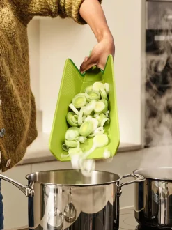 Joseph Joseph*Joseph Joseph Chop2Pot plus opvouwbare snijplank Groen