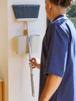 Joseph Joseph|Joseph Joseph Cleantech Wall-Mounted Broom