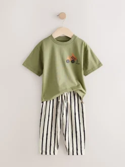 Sets En Outfits|Shorts|Next - Set van 3 T-shirts met korte mouwen en joggingbroeken (3mnd -7jr) Kaki/groen