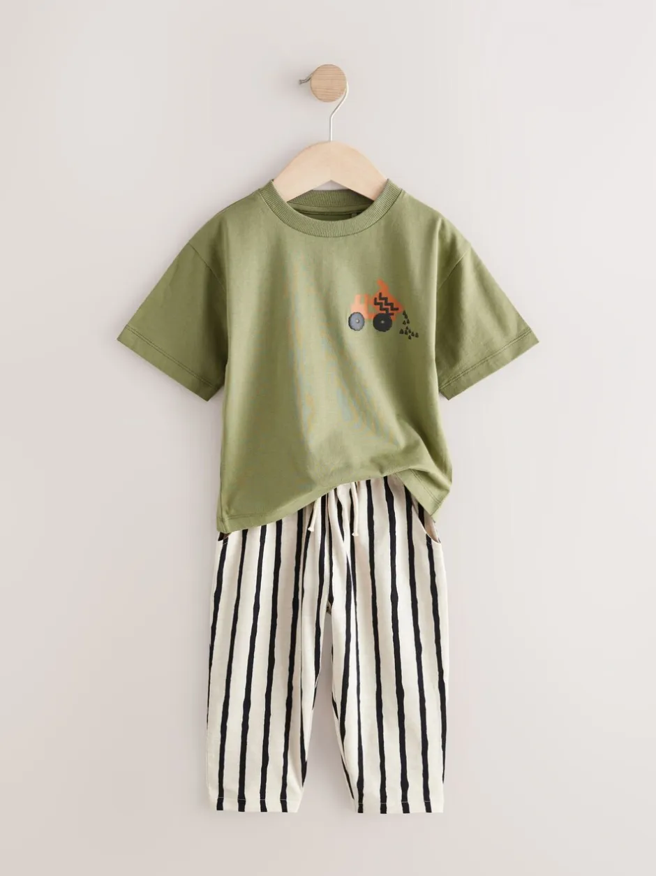 Sets En Outfits|Shorts|Next - Set van 3 T-shirts met korte mouwen en joggingbroeken (3mnd -7jr) Kaki/groen