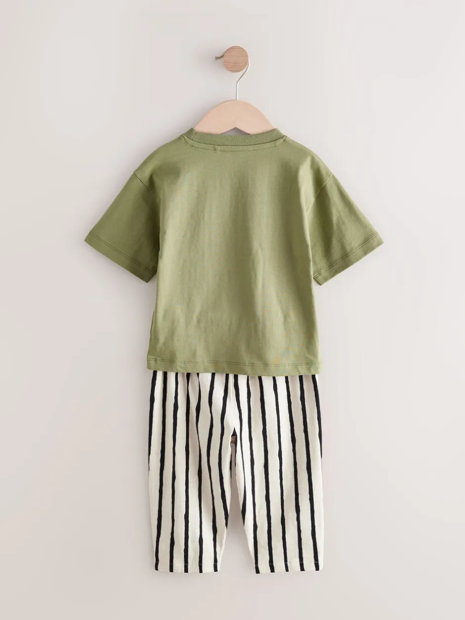 Sets En Outfits|Shorts|Next - Set van 3 T-shirts met korte mouwen en joggingbroeken (3mnd -7jr) Kaki/groen
