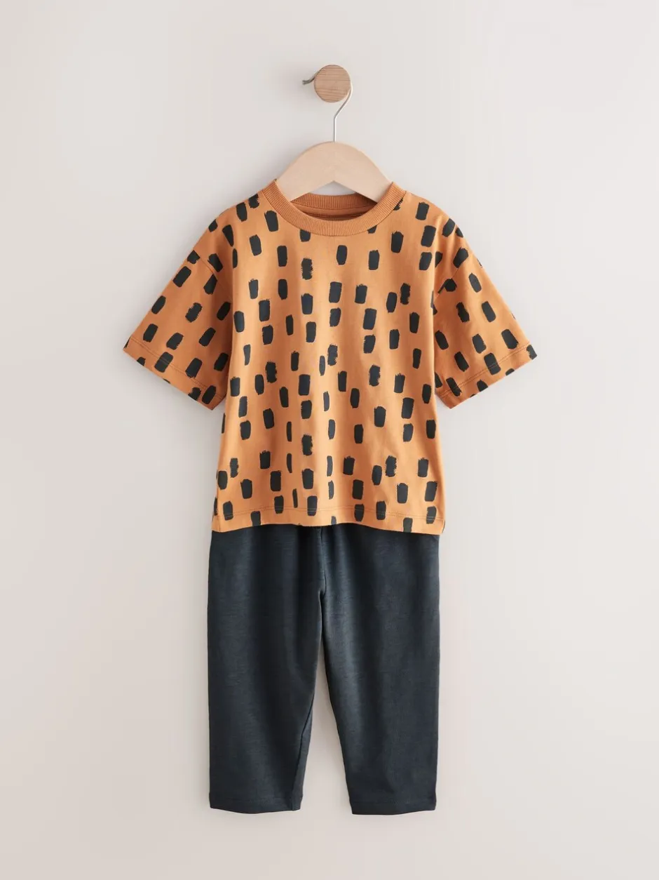 Sets En Outfits|Shorts|Next - Set van 3 T-shirts met korte mouwen en joggingbroeken (3mnd -7jr) Kaki/groen