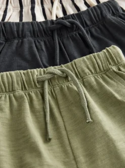 Sets En Outfits|Shorts|Next - Set van 3 T-shirts met korte mouwen en joggingbroeken (3mnd -7jr) Kaki/groen