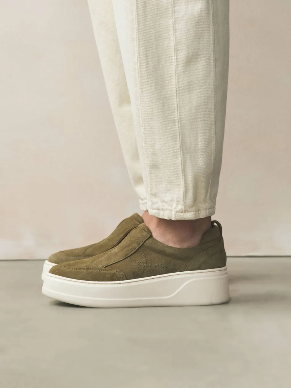 Sneakers|Next Kakigroen - Signature leren sneakers met dikke plateauzolen en sleehak