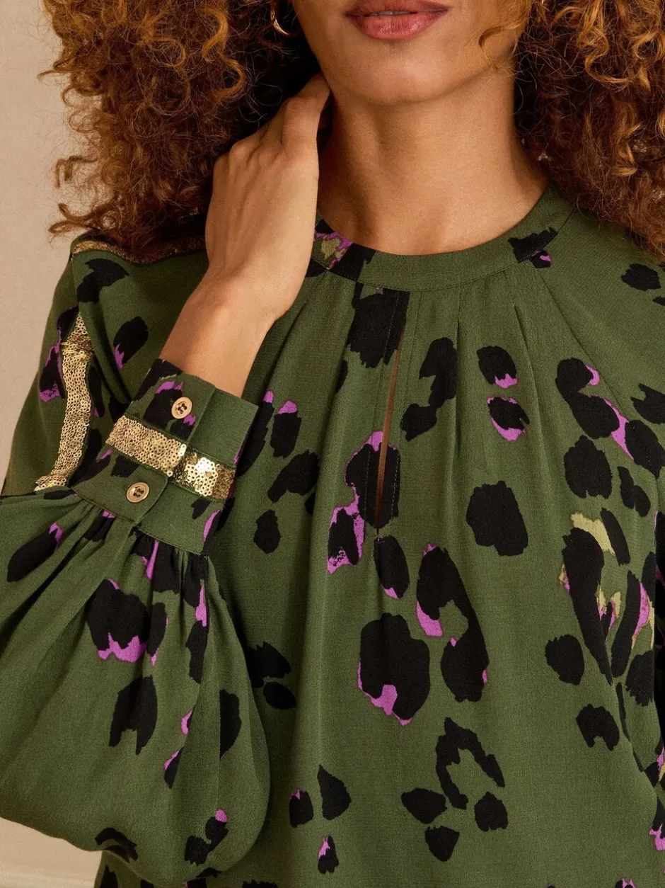 Blouses En Overhemden|Love & Roses - blouse met ronde hals, lange mouwen en paillettenrand Kakigroen dierenprint