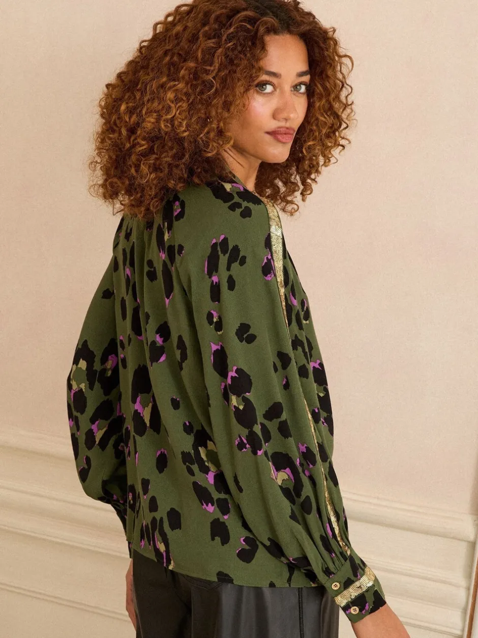 Blouses En Overhemden|Love & Roses - blouse met ronde hals, lange mouwen en paillettenrand Kakigroen dierenprint