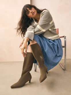 Ruimvallend En Extraruimvallend|Next - Forever Comfort® Knee High Chisel Toe Heeled Boots Kakigroen suède