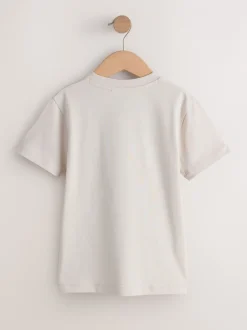 T-Shirts|Tops|Next Kiezelkleurige racewagen - Regular fit T-shirt met korte mouwen en grafische print (3-16jaar)