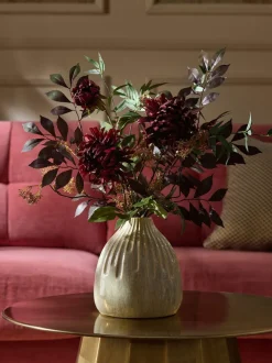 Kunstbloemen|Next Kunstbloemstuk met donkere bloemen in keramische vaas
