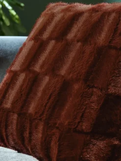 Kussentjes En Plaids|Kussentjes En Plaids*Next Kussen van imitatiebont met textuur en ruit Oranje