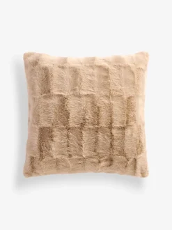 Kussentjes En Plaids|Kussentjes En Plaids*Next Kussen van imitatiebont met textuur en ruit Natuurlijk