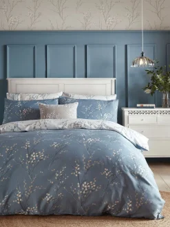 Laura Ashley|Merkbeddengoed|Laura Ashley 100% katoensatijn 200 thread count Pussy Willow Dekbedovertrek- en kussensloopset