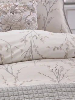 Laura Ashley|Merkbeddengoed|Laura Ashley 100% katoensatijn 200 thread count Pussy Willow Dekbedovertrek- en kussensloopset