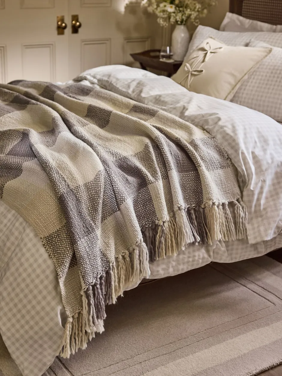 Laura Ashley|Laura Ashley Allonby Check Woven Throw Grijs