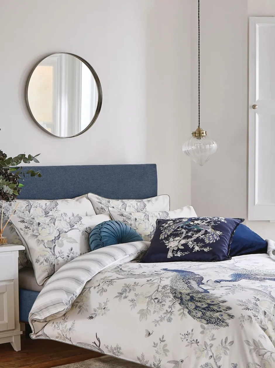 Laura Ashley|Merkbeddengoed|Laura Ashley Belvedere 100% katoensatijn 220 -draads dekbedovertrekset met kussenslopen Middernachtelijk blauw