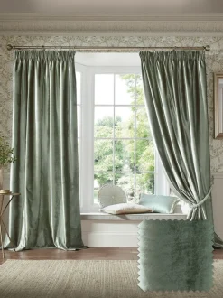 Laura Ashley|Laura Ashley Loretta Gordijnen met plooiband Saliegroen