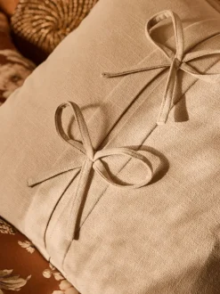 Laura Ashley|Laura Ashley Sasha Bow Cushion Natuurlijk