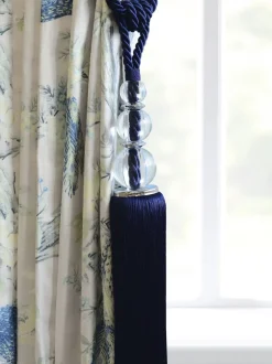Gordijnroedes En -Accessoires|Laura Ashley Selby hars gordijn met kwastjes en strik aan de achterkant