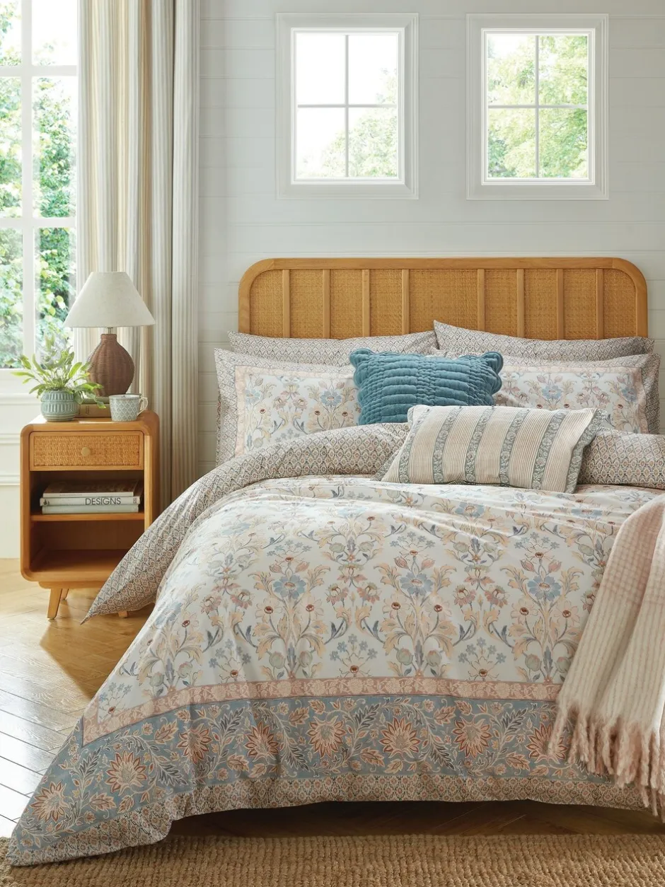 Laura Ashley*Laura Ashley Semington 200 Thread Count Duvet Cover and Pillowcase Set