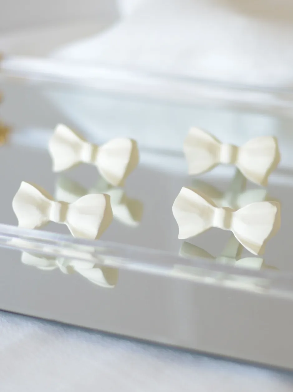 Laura Ashley*Laura Ashley Set of 2 Aluminum Bow Drawer Knobs Off White