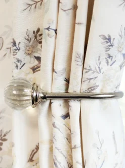 Gordijnroedes En -Accessoires|Laura Ashley Vivien Glass Curtain Embrace Chroom