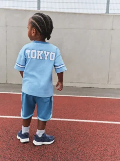 Shorts*Next - Short Sleeve Varsity Shorts Set (3mths-7yrs) Lichtblauw