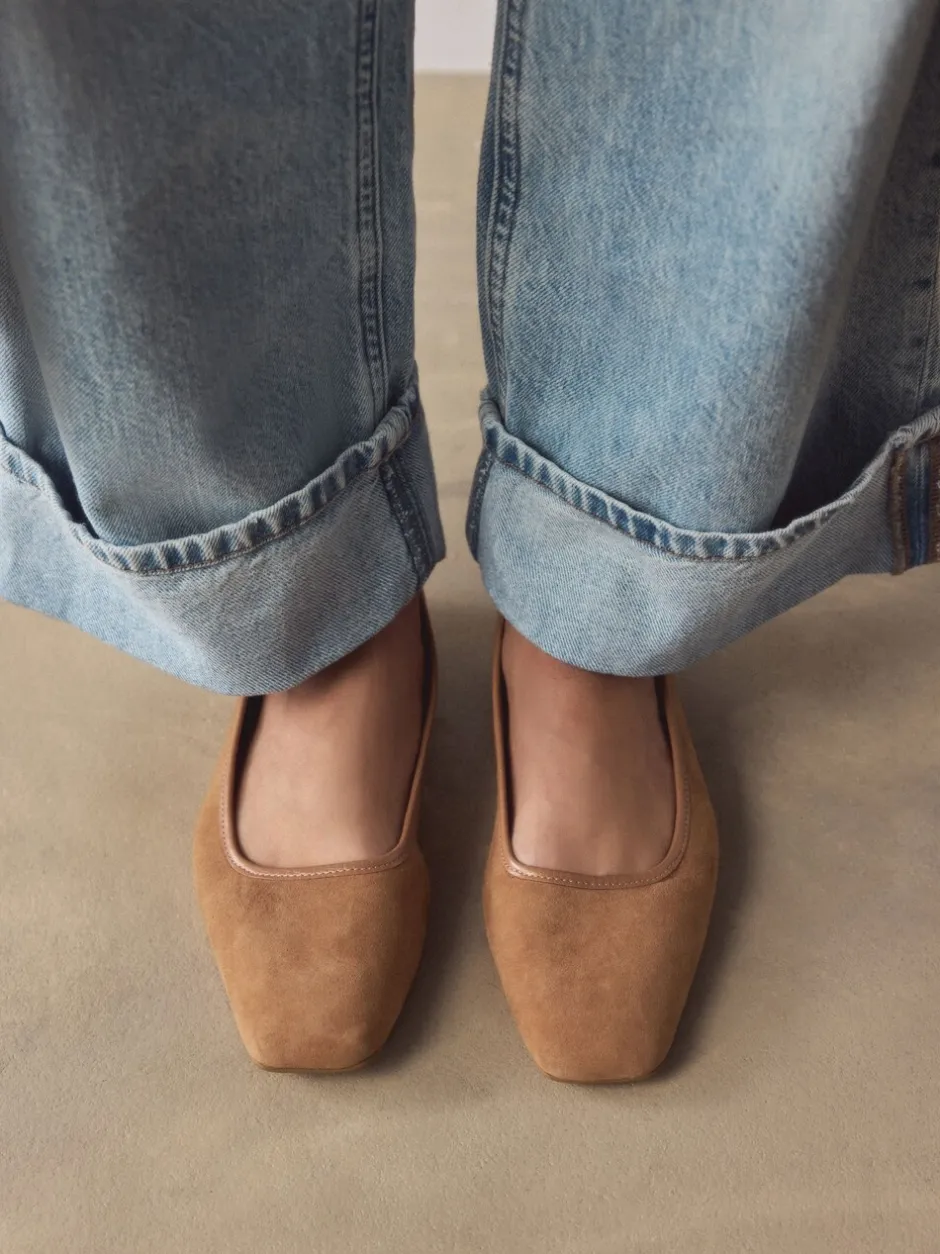 Lage Schoenen*Next Lichtbruin - Forever Comfort® - Leren ballerina's met rechte neus