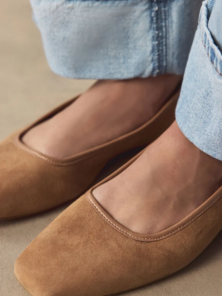 Lage Schoenen*Next Lichtbruin - Forever Comfort® - Leren ballerina's met rechte neus