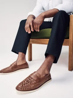 Schoenen|Next - Gevlochten instapper Lichtbruin