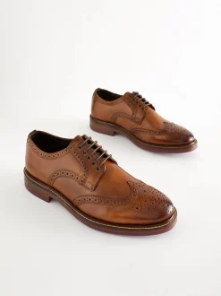 Schoenen|Formele Schoenen*Next Lichtbruin - Wijde pasvorm - Leren brogues met contrasterende dikke zool
