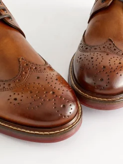 Schoenen|Formele Schoenen*Next Lichtbruin - Wijde pasvorm - Leren brogues met contrasterende dikke zool