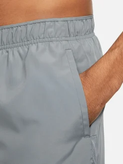 Shorts*Nike Lichtgrijs - Dri-FIT Challenger 5 Inch hardloopshorts met slipvoering