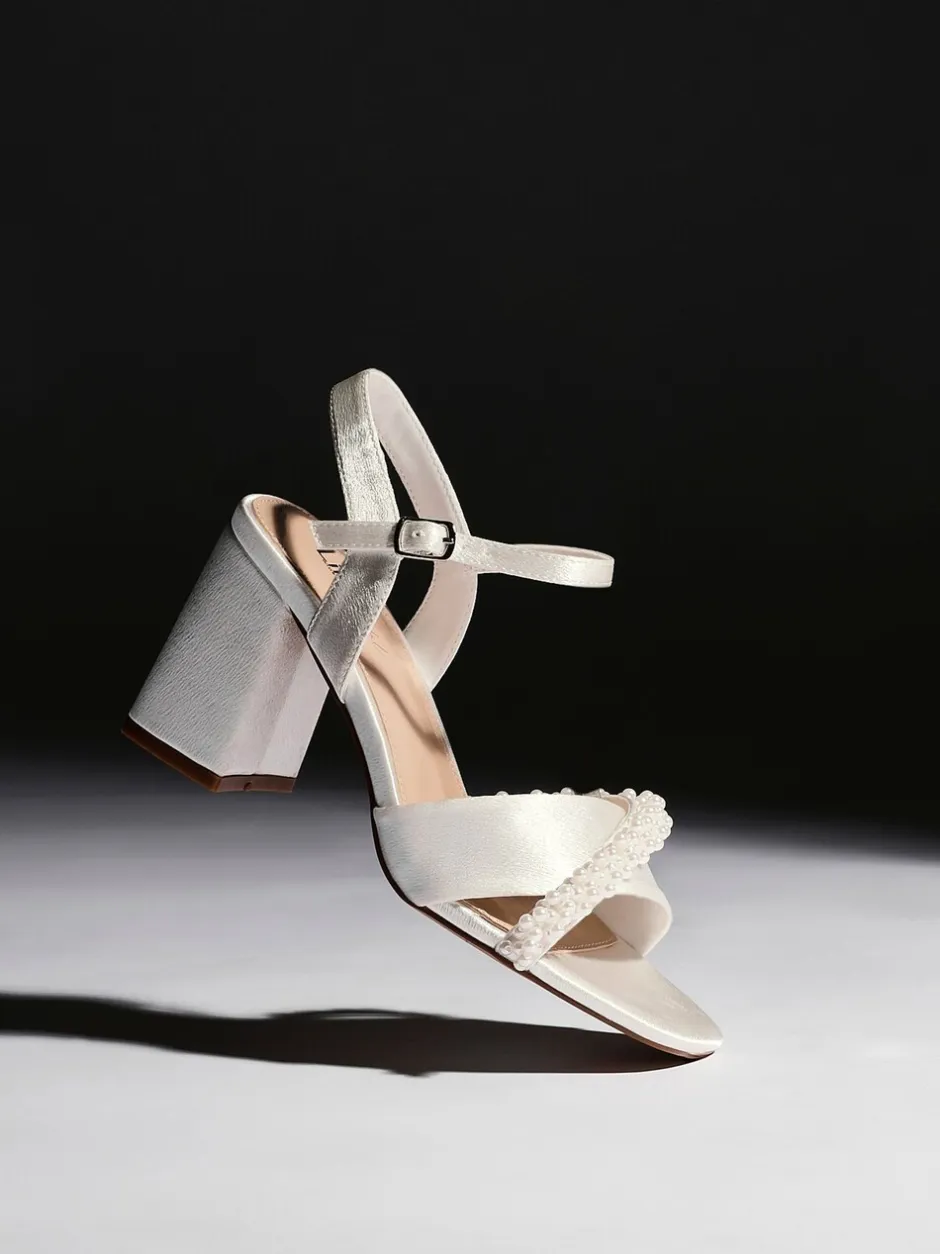 Schoenen Met Hakken|Gelegenheidskleding*Linzi Bridal Iris blokhak met parel versierde teenriem
