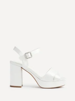 Schoenen Met Hakken|Linzi Bridal Perola sandalen met gekruiste bandjes en plateauzool