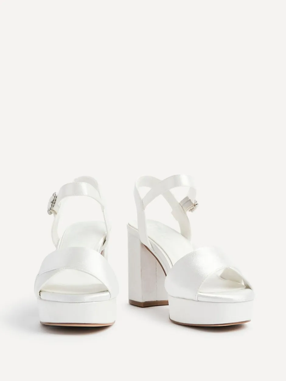 Schoenen Met Hakken|Linzi Bridal Perola sandalen met gekruiste bandjes en plateauzool