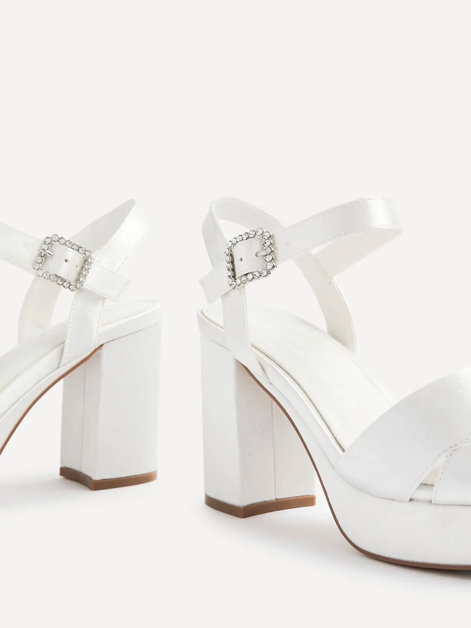 Schoenen Met Hakken|Linzi Bridal Perola sandalen met gekruiste bandjes en plateauzool