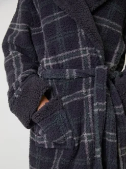 Kamerjassen En Badjassen*Loungeable Sherpa Check Hooded Dressing Gown