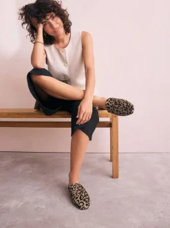 Lage Schoenen|Next - Forever Comfort® muiltjes met hoge uitsnijding en vierkante neus Luipaard