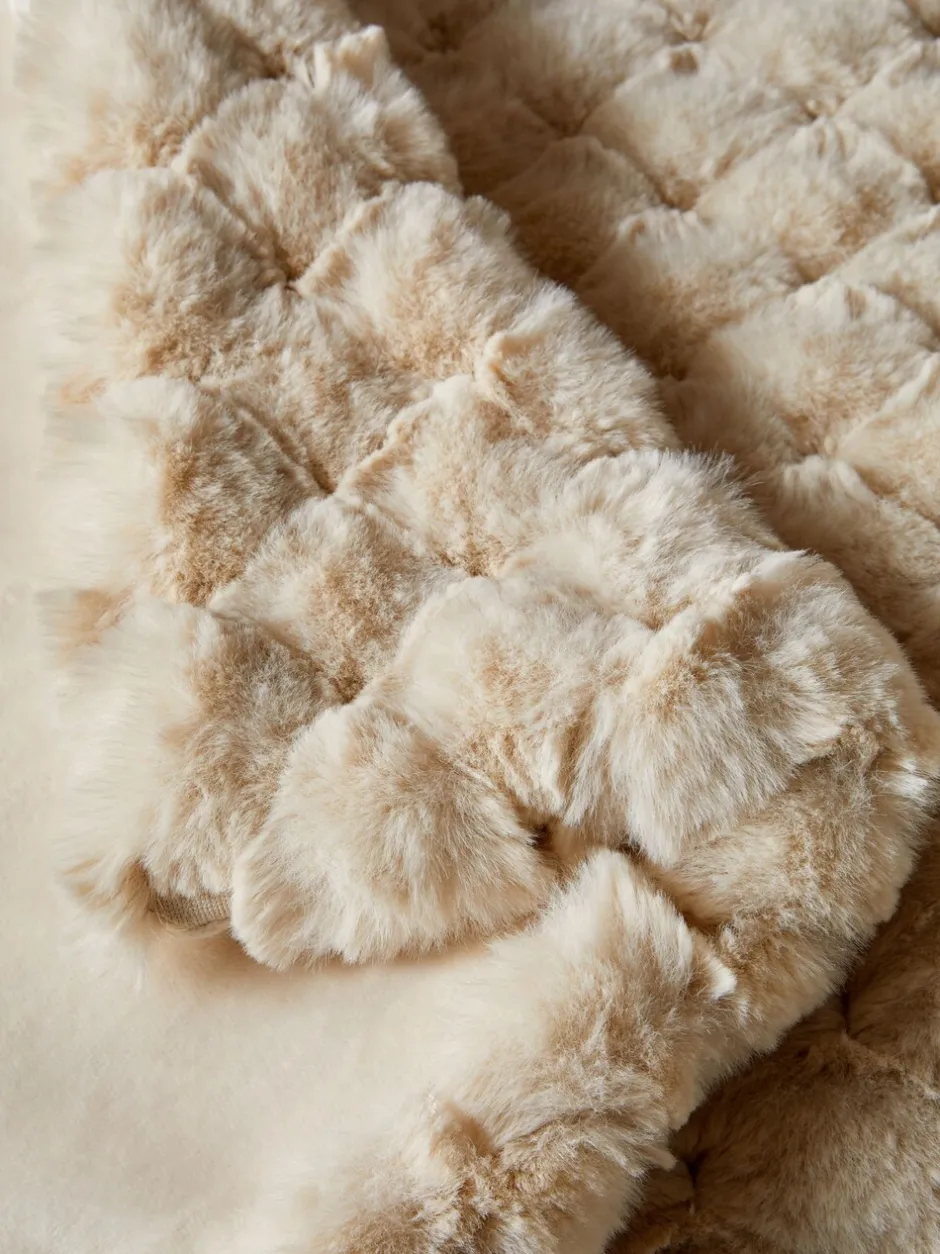 Kussentjes En Plaids|Kussentjes En Plaids|Next Luna Bedloper met geschulpt pluche imitatiebont Ivoor