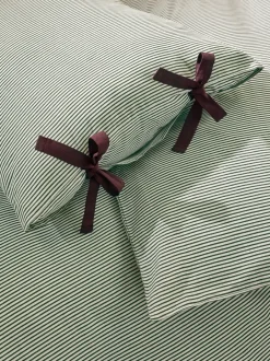 Beddengoedsets En Dekbedovertrekken|MADE.COM Ansel Stripe 100% Cotton Duvet Cover and Pillowcase Set Groen